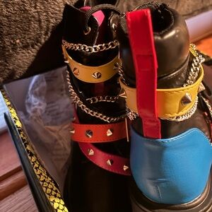 BRAND NEW, Cape Robbin boots